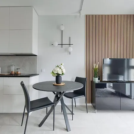 Modern Studio Targowa 10 Ac